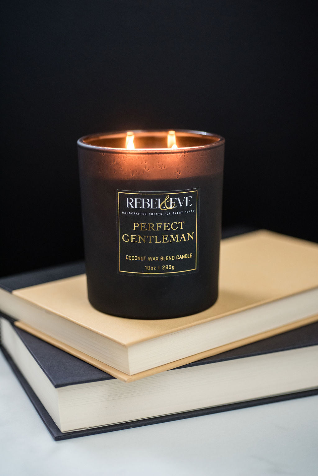 Perfect Gentleman Candle - Mahogany Teakwood